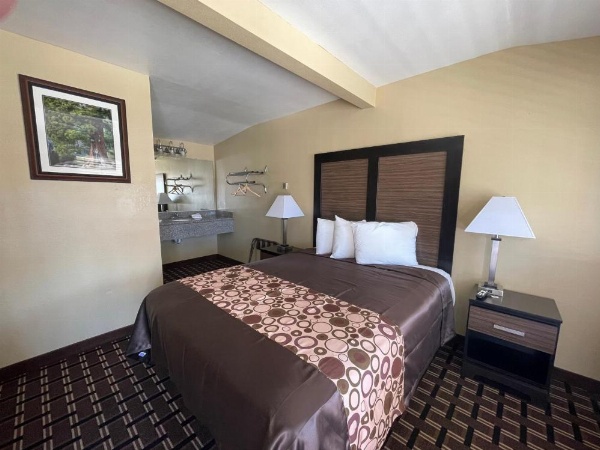 Beverly Lodge image 13