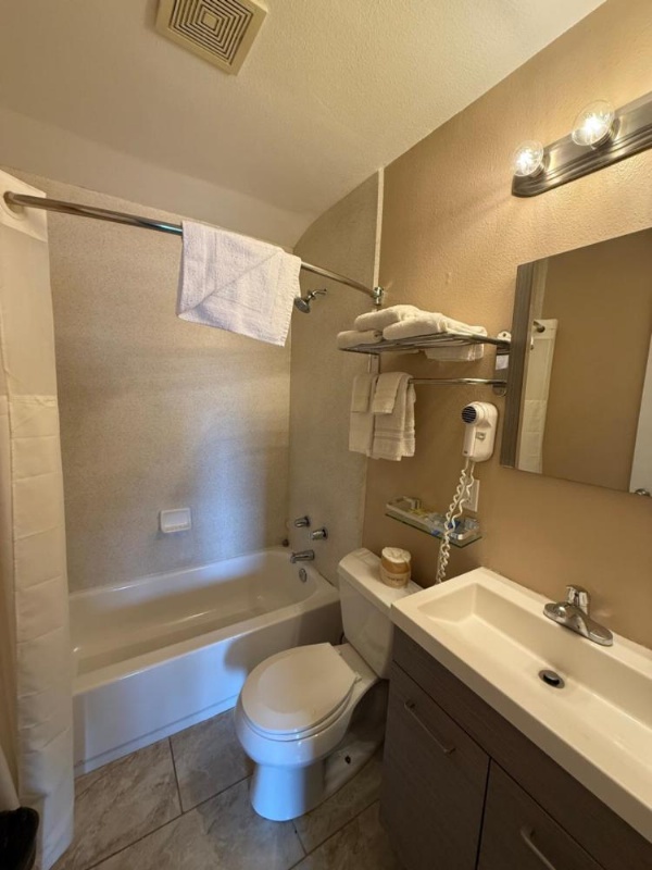 Beverly Lodge image 26