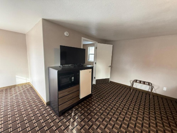 Beverly Lodge image 8